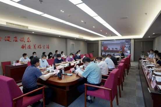 四川尊龙时凯集团召开疫情防控事情向导小组2022年第3次聚会 集团党委书记、董事长、疫情防控事情向导小组第一组长任丁主持聚会并讲话